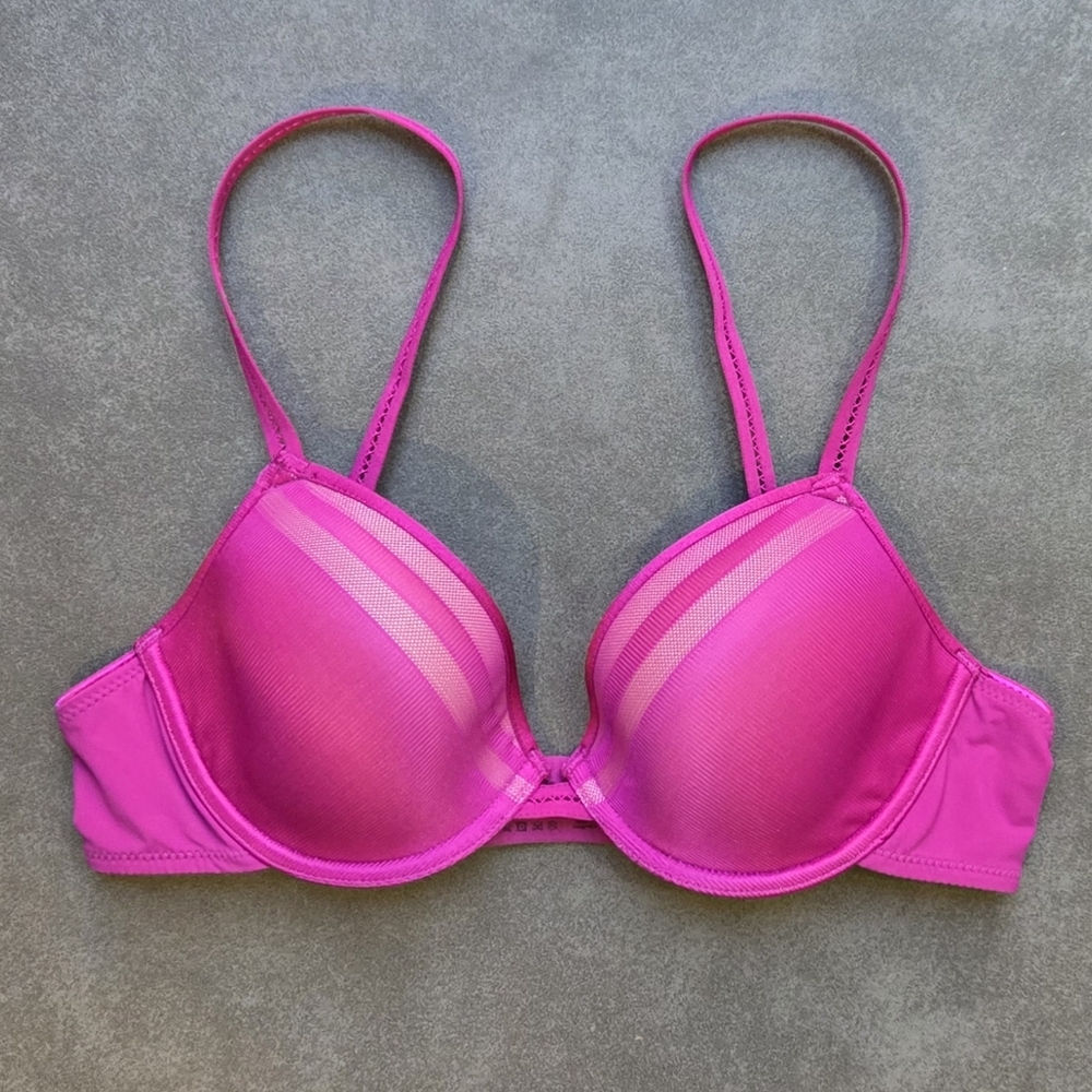 Chantelle Underwire Plunge Bra 32C